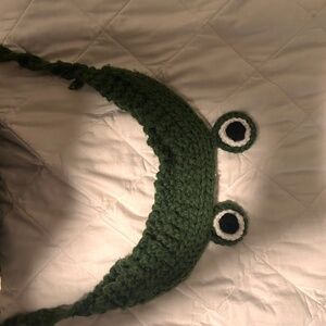 FROG HAT!!